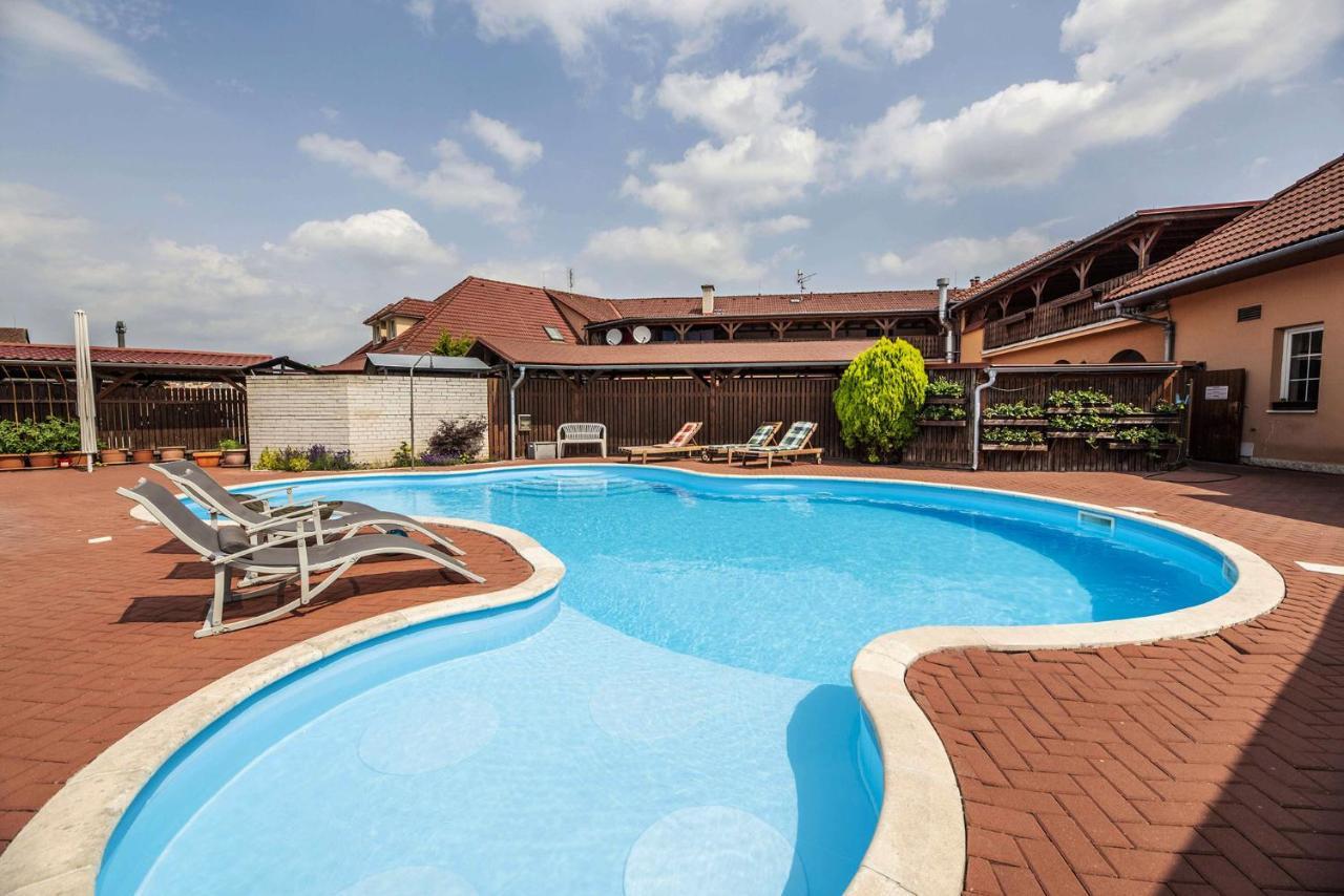 Hotel Aldo Uničov Buitenkant foto