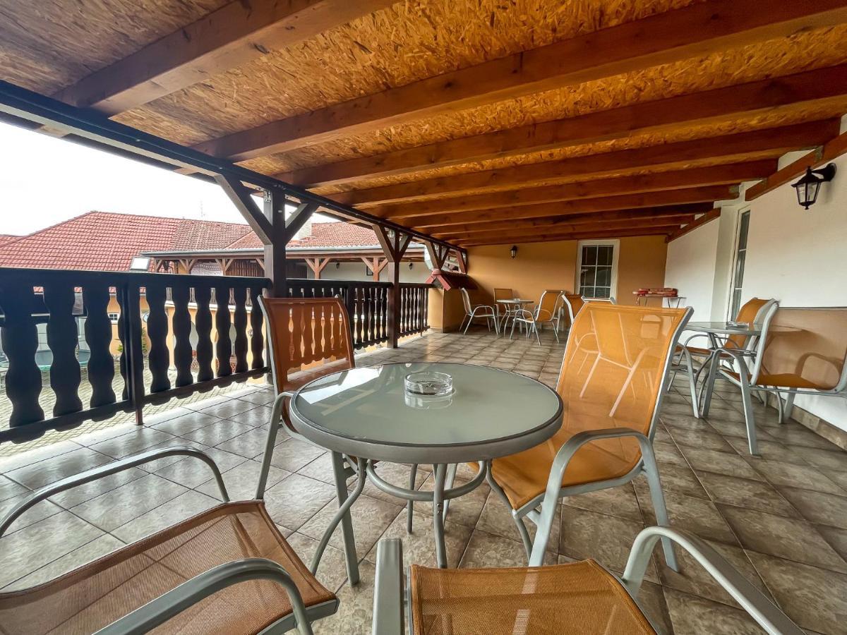 Hotel Aldo Uničov Buitenkant foto